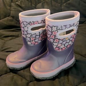 BOGS like new toddler waterproof snow boot size 7